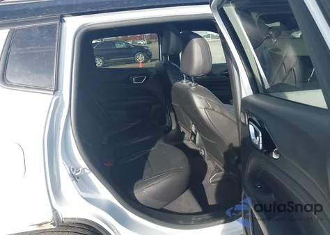 2024 Jeep Compass Limited 4X4 z USA, uszkodzony, nr VIN 3C4NJDCN9RT136516